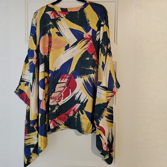 New ODDY Colorful Abstract Women's Poncho Top Sz 3X - Picture 6 of 6